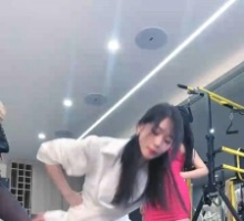 【麋鹿银儿】四女王接力高空飞踹不停歇/骑脖子负重中被侧踢飞踢 bf58483